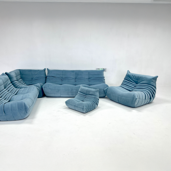 Modern 3-Seater Relaxing Sofa in Luxury Fabric – Sculptural Design and Exceptional Comfort