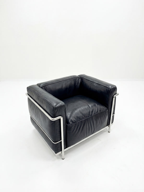 Modernist Grand Comfort Armchair – Genuine Leather &amp; Chrome Frame