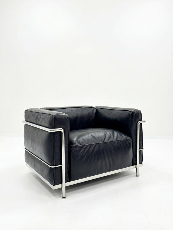 Modernist Grand Comfort Armchair – Genuine Leather &amp; Chrome Frame